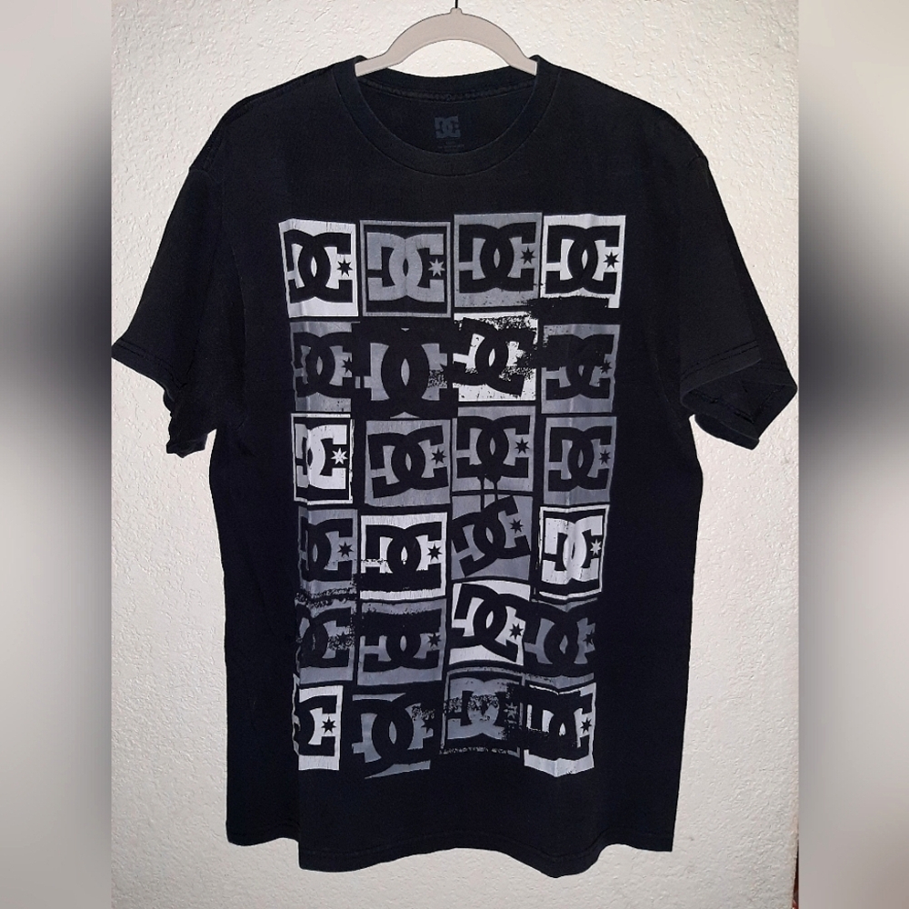 DC SHOE CO USA LARGE BLACK T-SHIRT